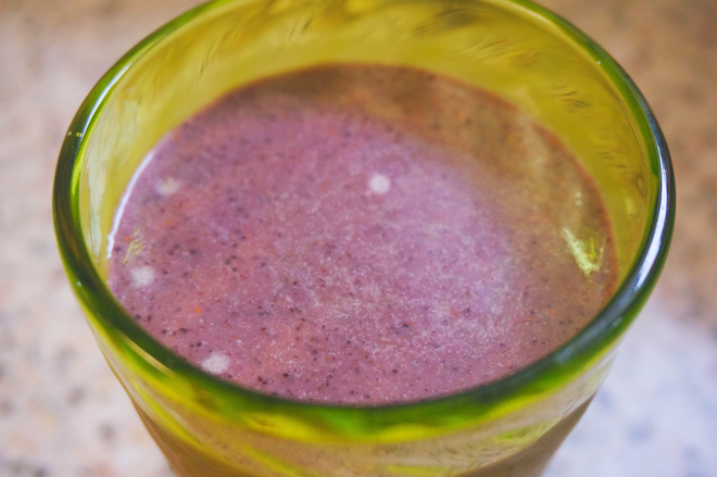 blueberry avocado smoothie1
