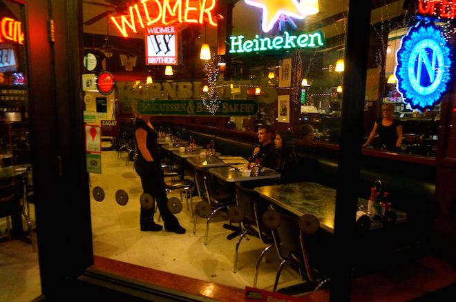 portland night restaurant