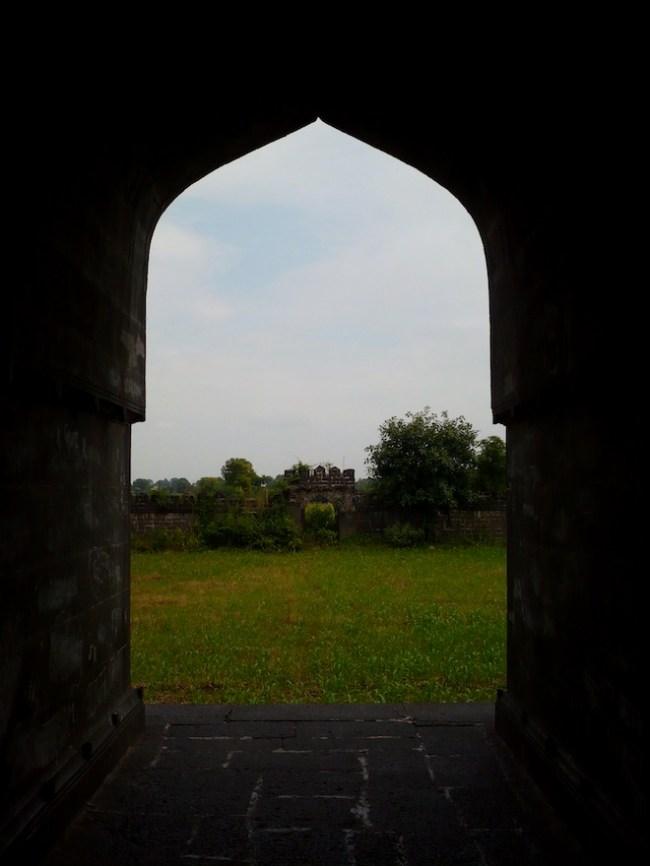 king ahmed tomb india 6