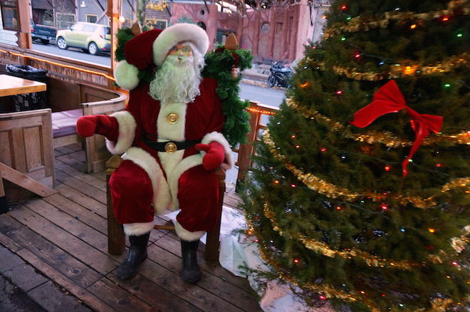 portland christmas santa tree