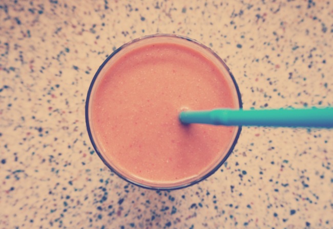 carrot strawberry smoothie
