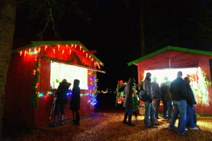 oregon garden christmas23