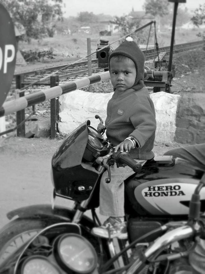 india people bw amarthiti8