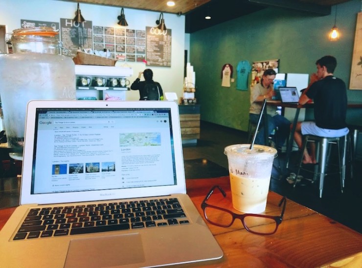 freelancing laptop coffee shop