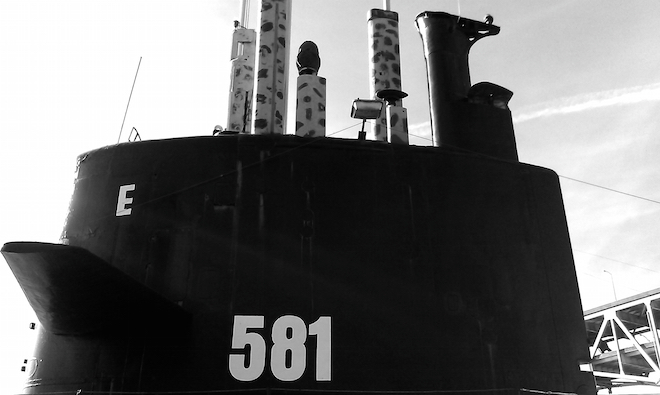 ussbluebacksubmarine1bw