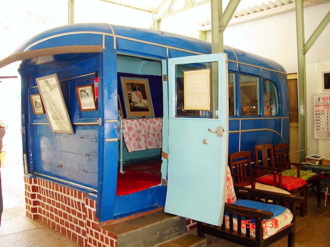 india blue bus_Fotor